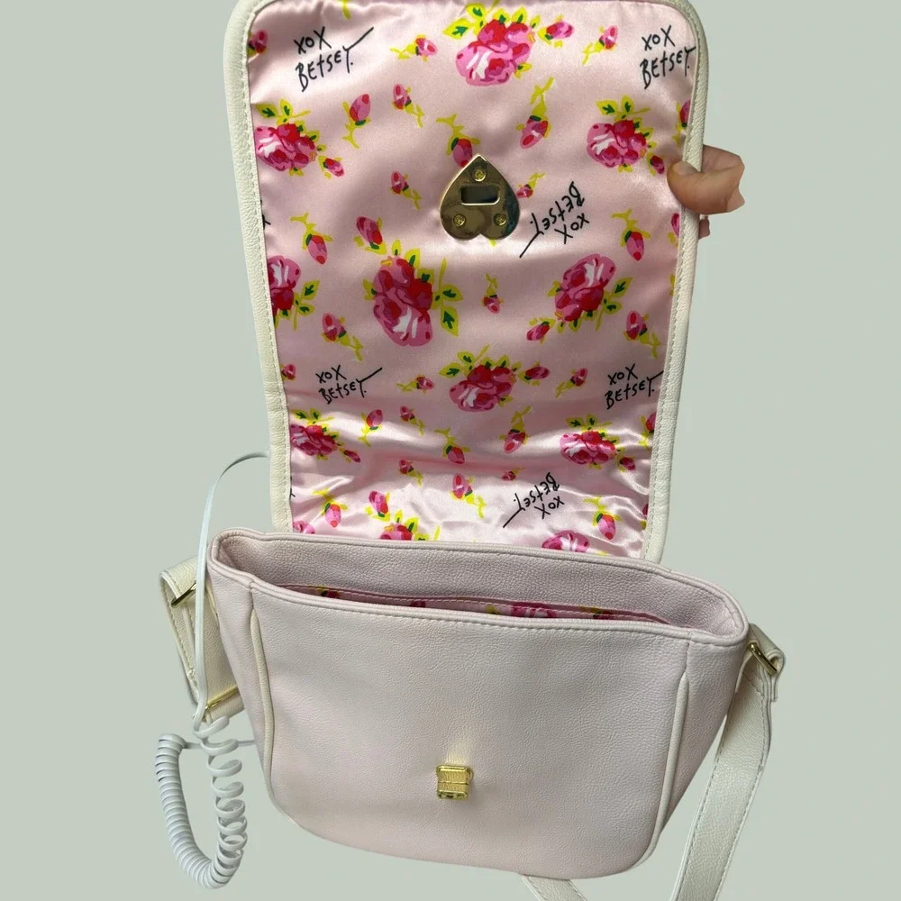 Betsey Johnson Call Me Phone Crossbody Bag Pink Daisy Bluetooth Handset Y2K - Picture 10 of 16